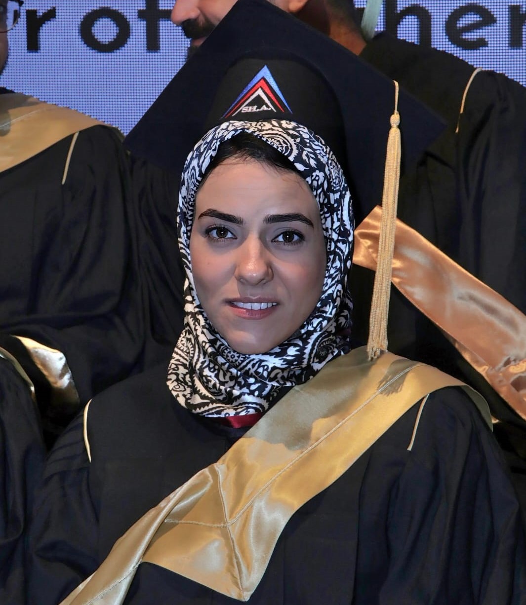 يهنيء قسم الهندسة المعمارة الدكتورة مها فوزي عنبر بمناسبة حصول سيادتها على درجة استاذ مساعد 